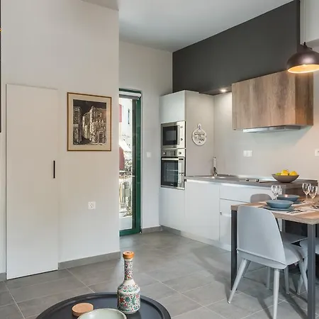 Casa Giulietta Modern Luxury Maisonette Apartament *