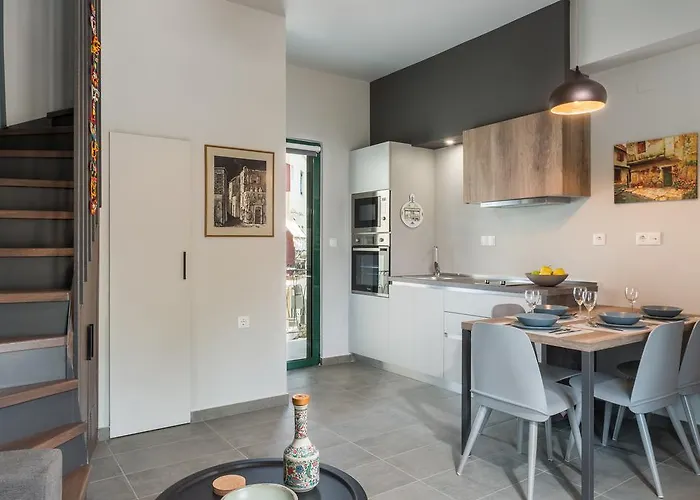 Casa Giulietta Modern Luxury Maisonette 아파트 *